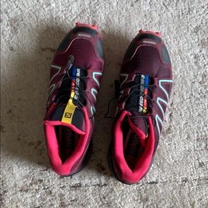 Salomon hiking shoes never worn